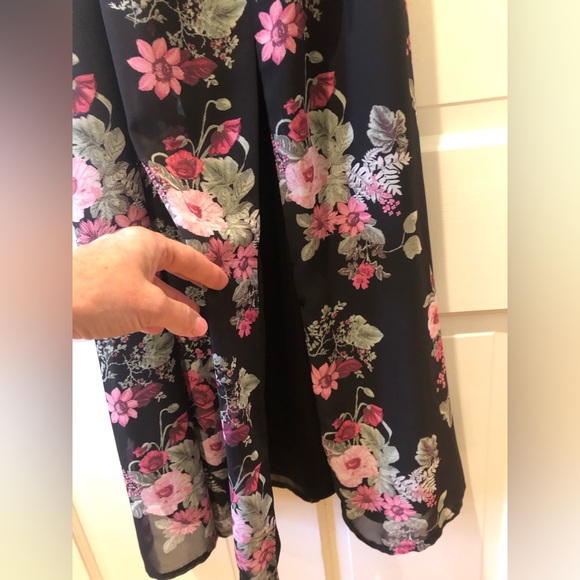 ✨Beautiful long floral dress!! - Picture 2 of 6